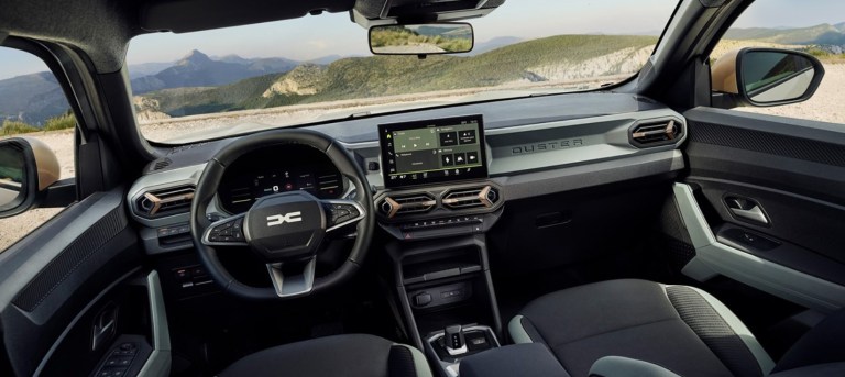 Изглед отвътре на Дачия Дъстър