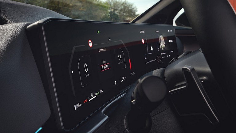 Голям дисплей с всички прибори за управление на Спортидж